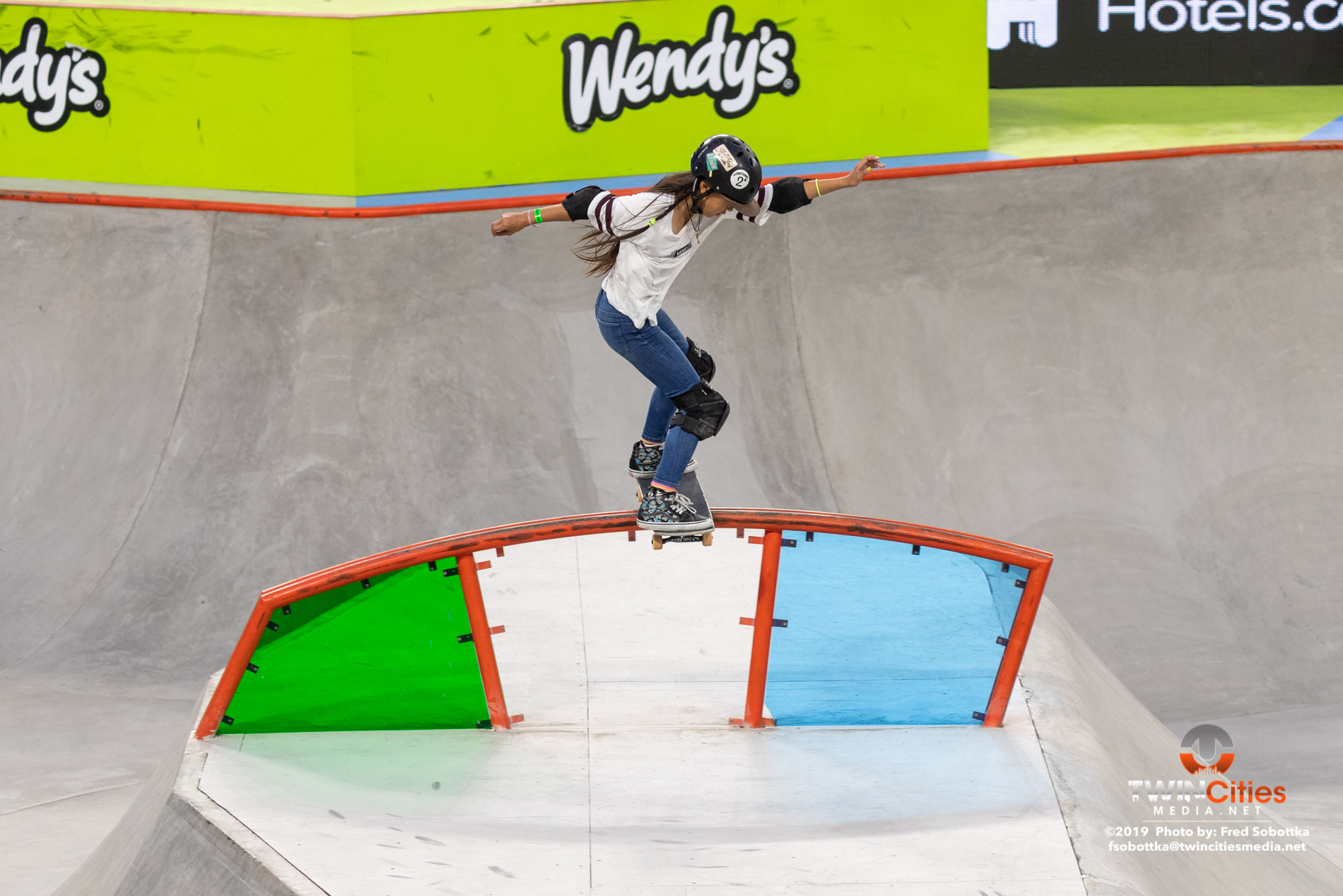 Womens-Skateboard-Park-06
