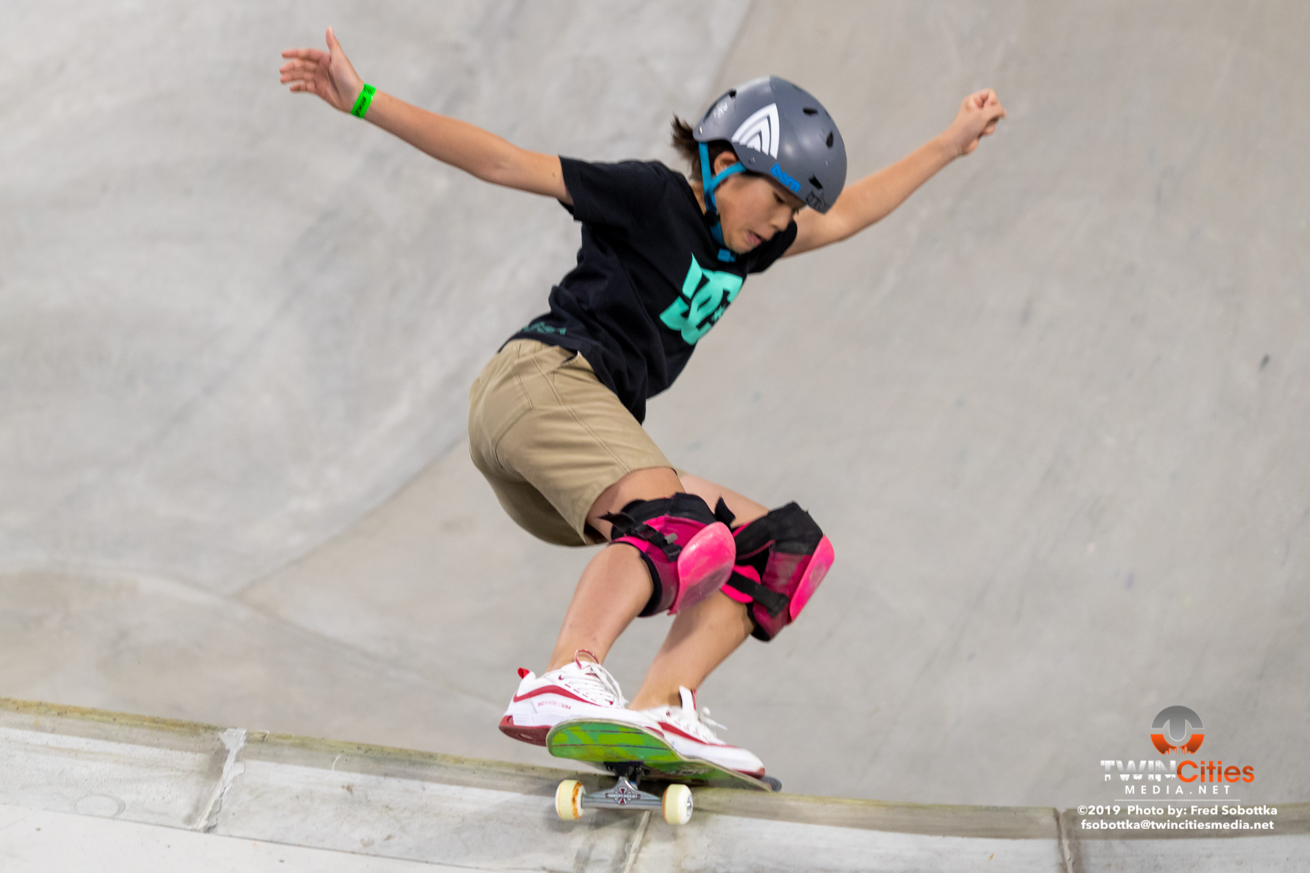 Womens-Skateboard-Park-15