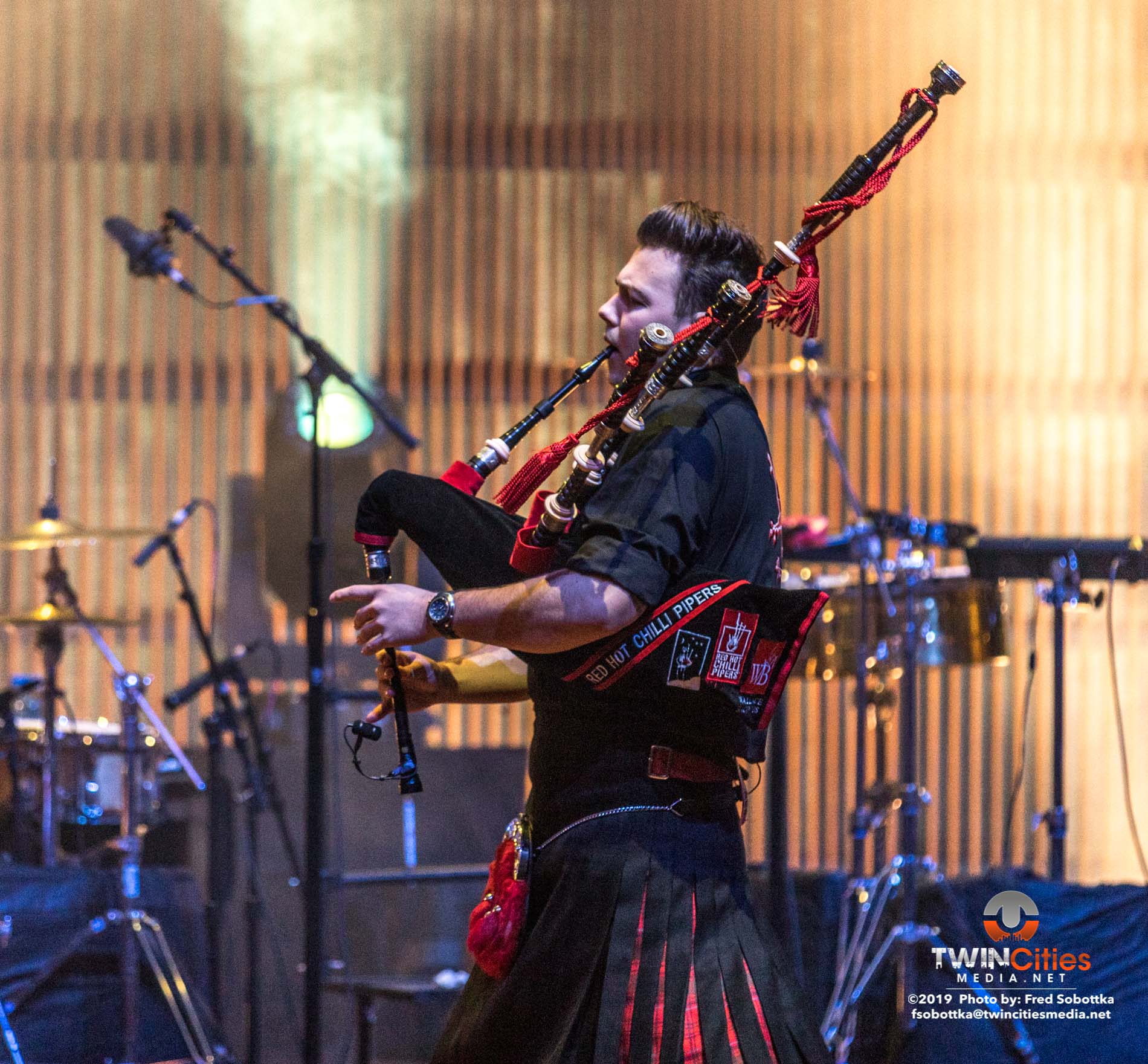 Red-Hot-Chilli-Pipers-06