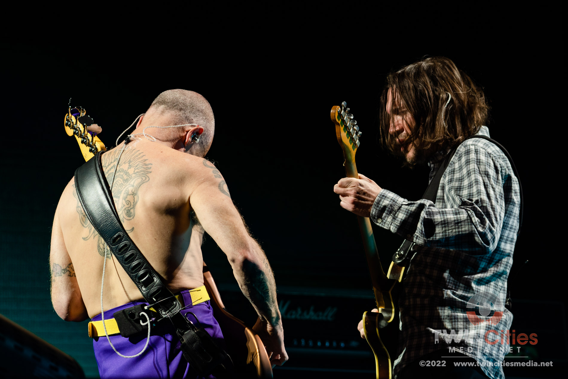 RED-HOT-CHILI-PEPPERS-04237
