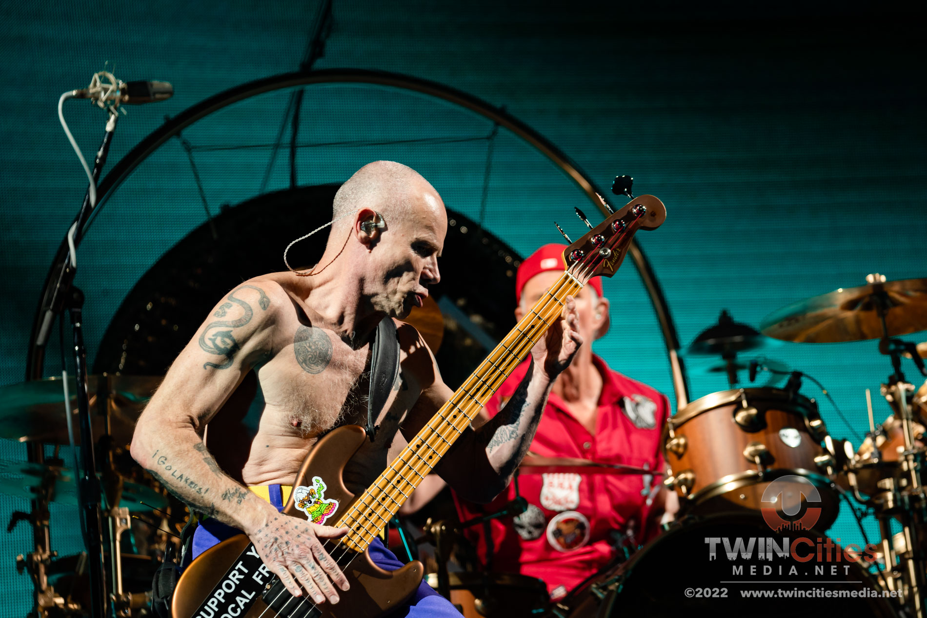 RED-HOT-CHILI-PEPPERS-04299