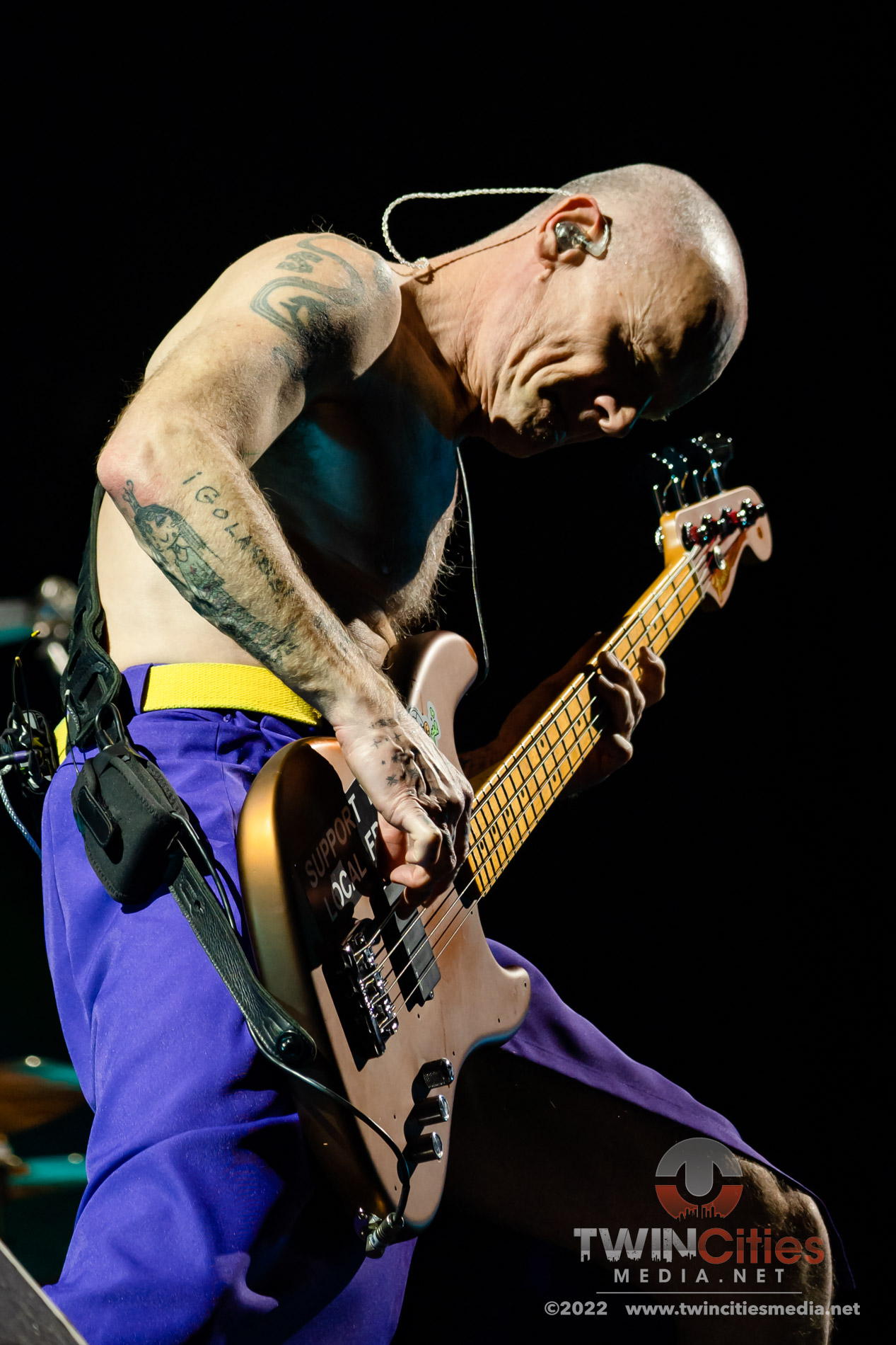 RED-HOT-CHILI-PEPPERS-04339