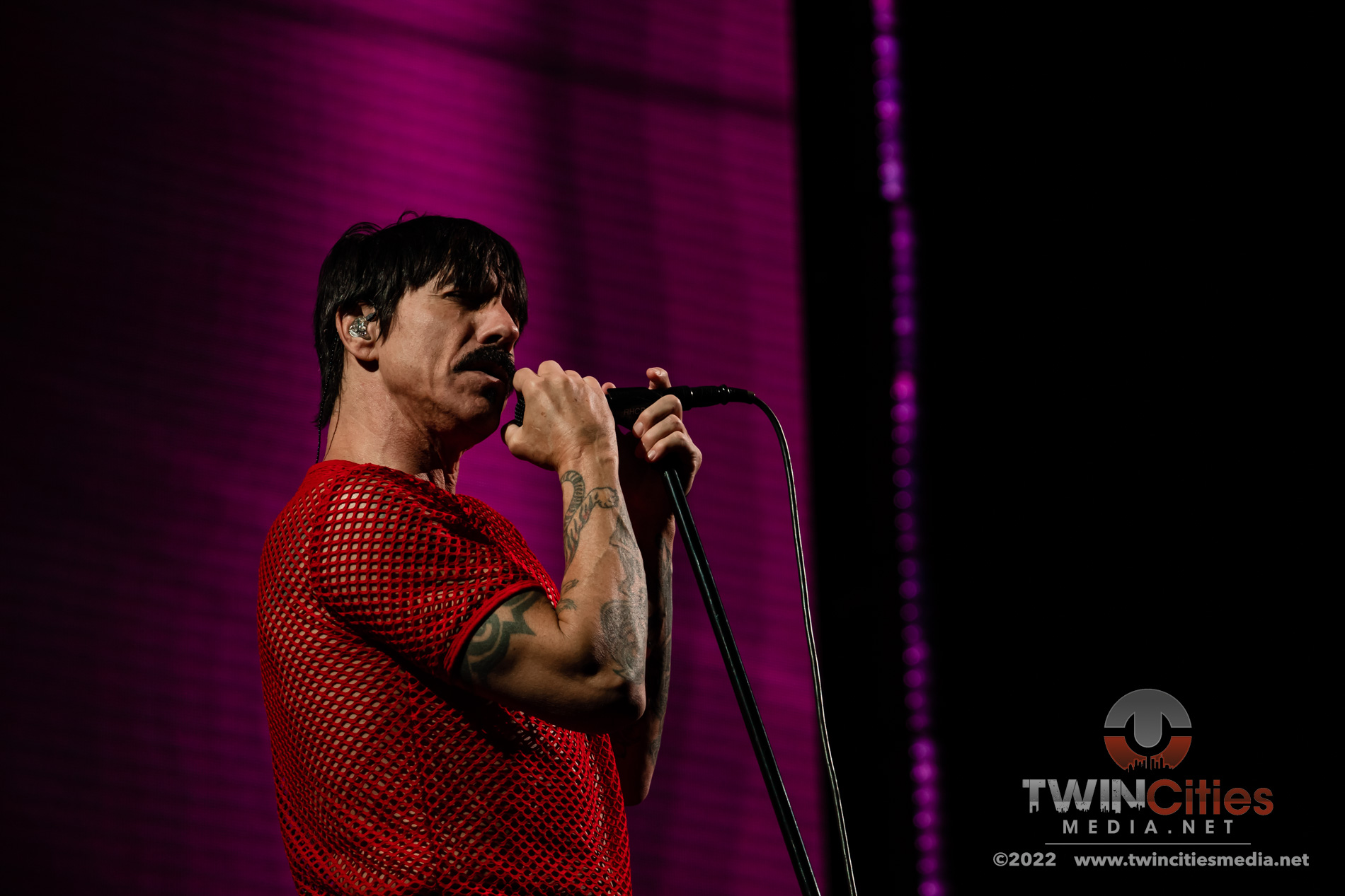 RED-HOT-CHILI-PEPPERS-04471